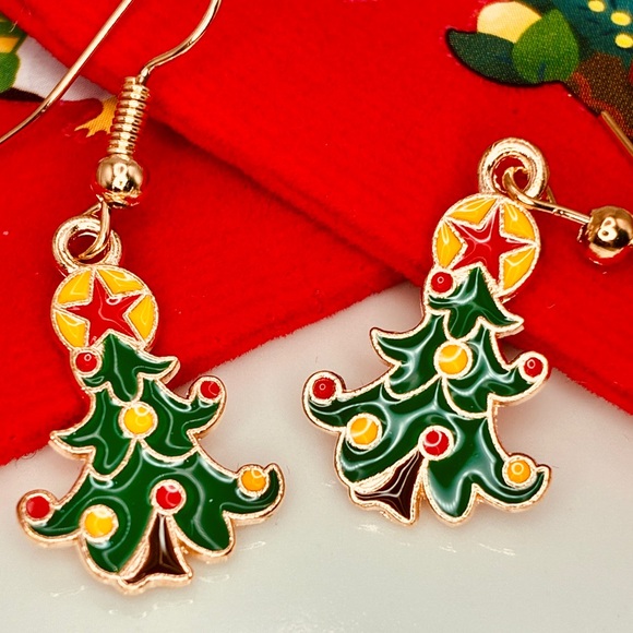 🎄DEAL Festive Christmas Tree Dangle Fishhook Drop Christmas Earrings - Picture 1 of 5